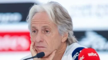 أزمة قانونية كبرى.. الهلال متمسك بملاحقة جورج جيسوس قضائيًا وموقف مدرب النصر يثير الجدل